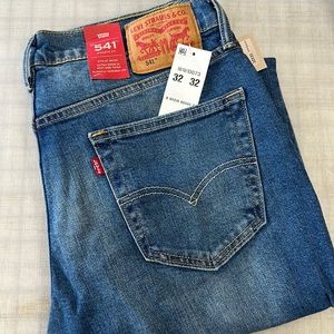 New Levi’s 541 men’s jeans.  32x32